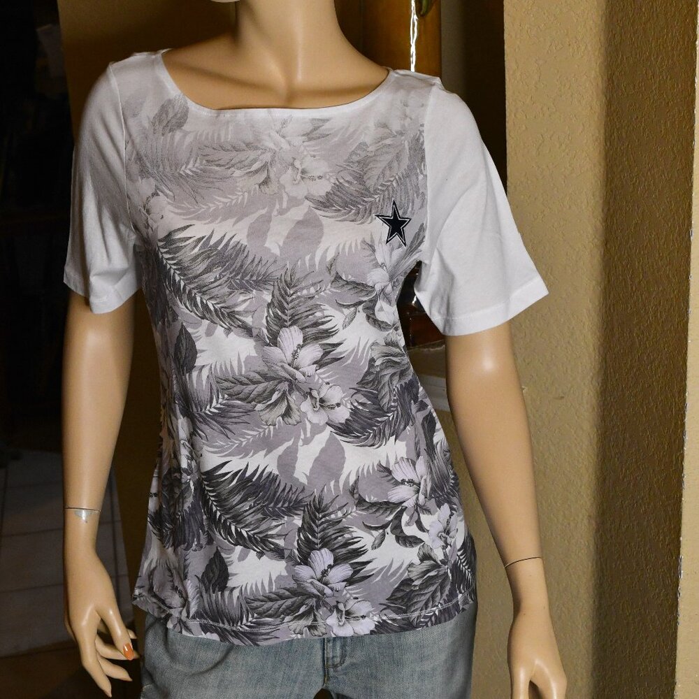 Tommy Bahama NFL Tropical Dallas Cowboys Womans Medium Top NWT MSRP $79 WH/GRAY